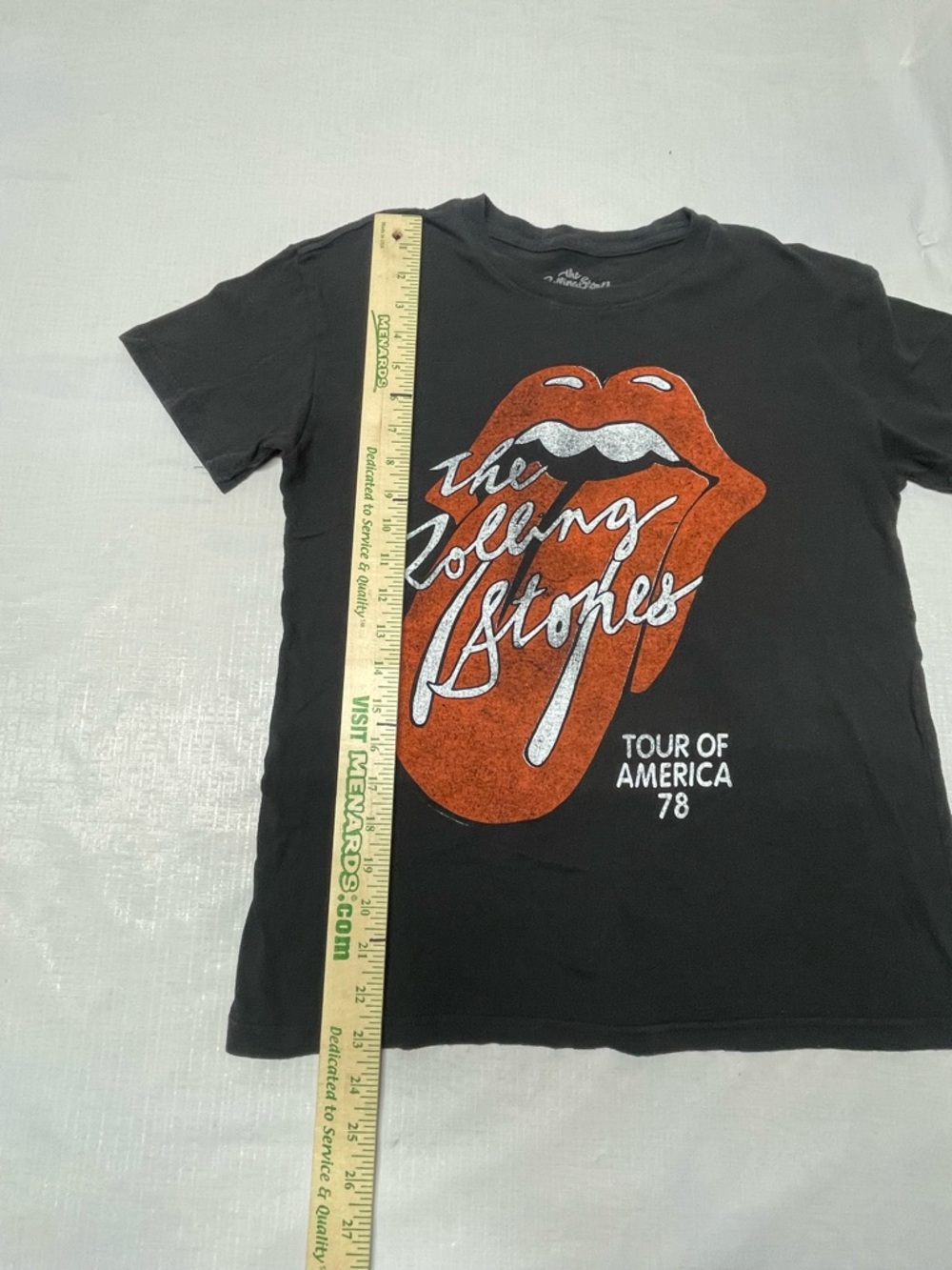 the Rolling Stones Black Short Sleeve Tee with Red Tongue Graphic Sz:Large - Picture 4 of 5
